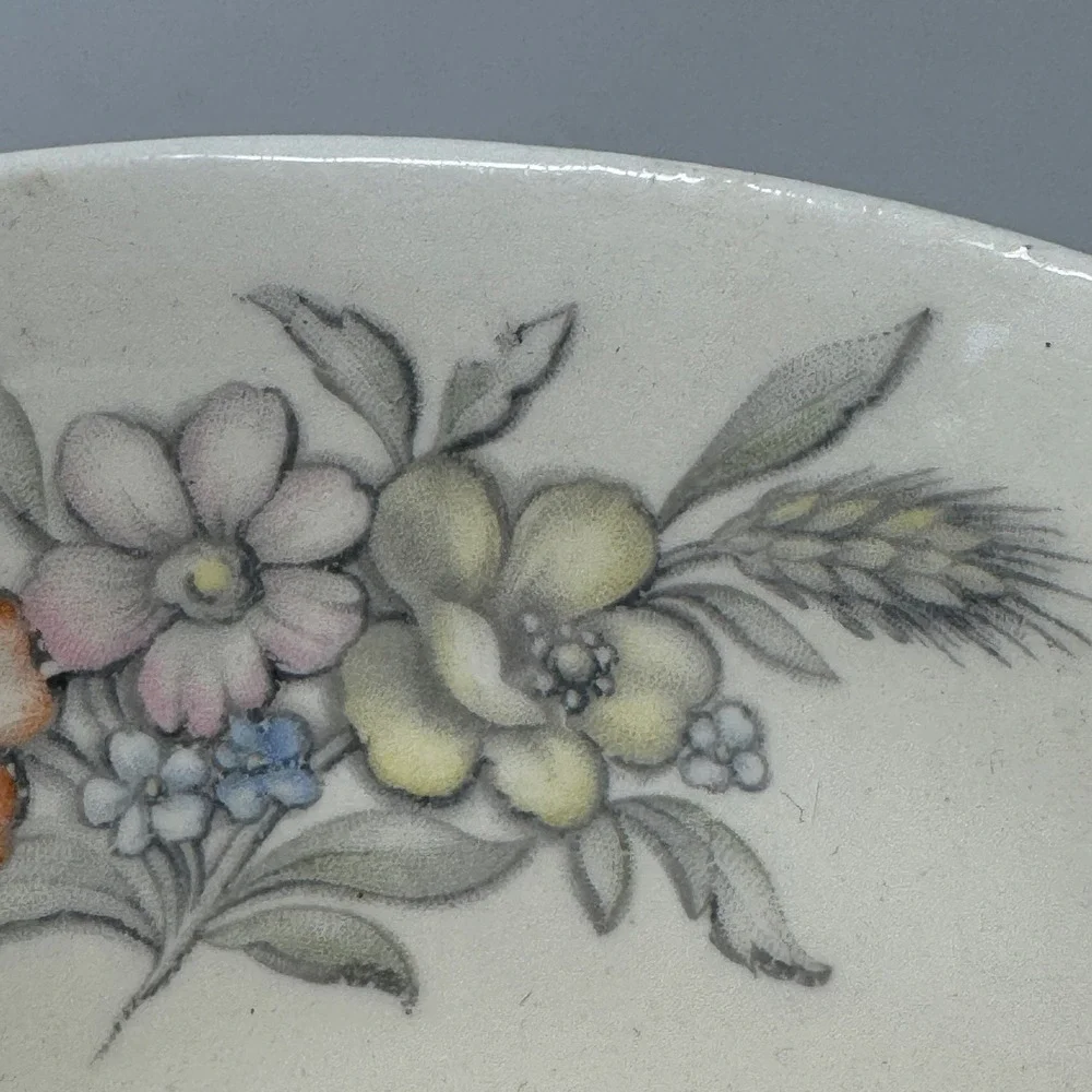 Hand Painted Floral Interior Ribbed Ceramic Teacup Peach Cream Cottagecore Vtg‎